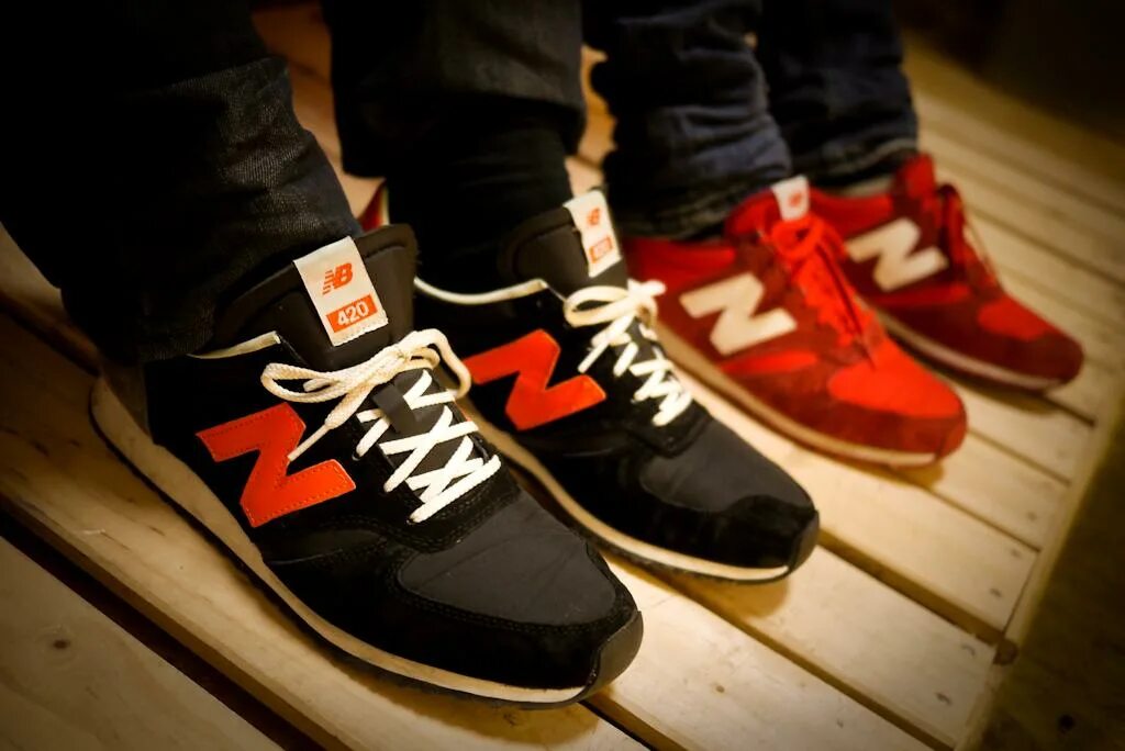 New balance tabi. New Balance 80s. Ультрас Нью бэланс. Casuals обувь New Balance. New Balance 420 красные унисекс.