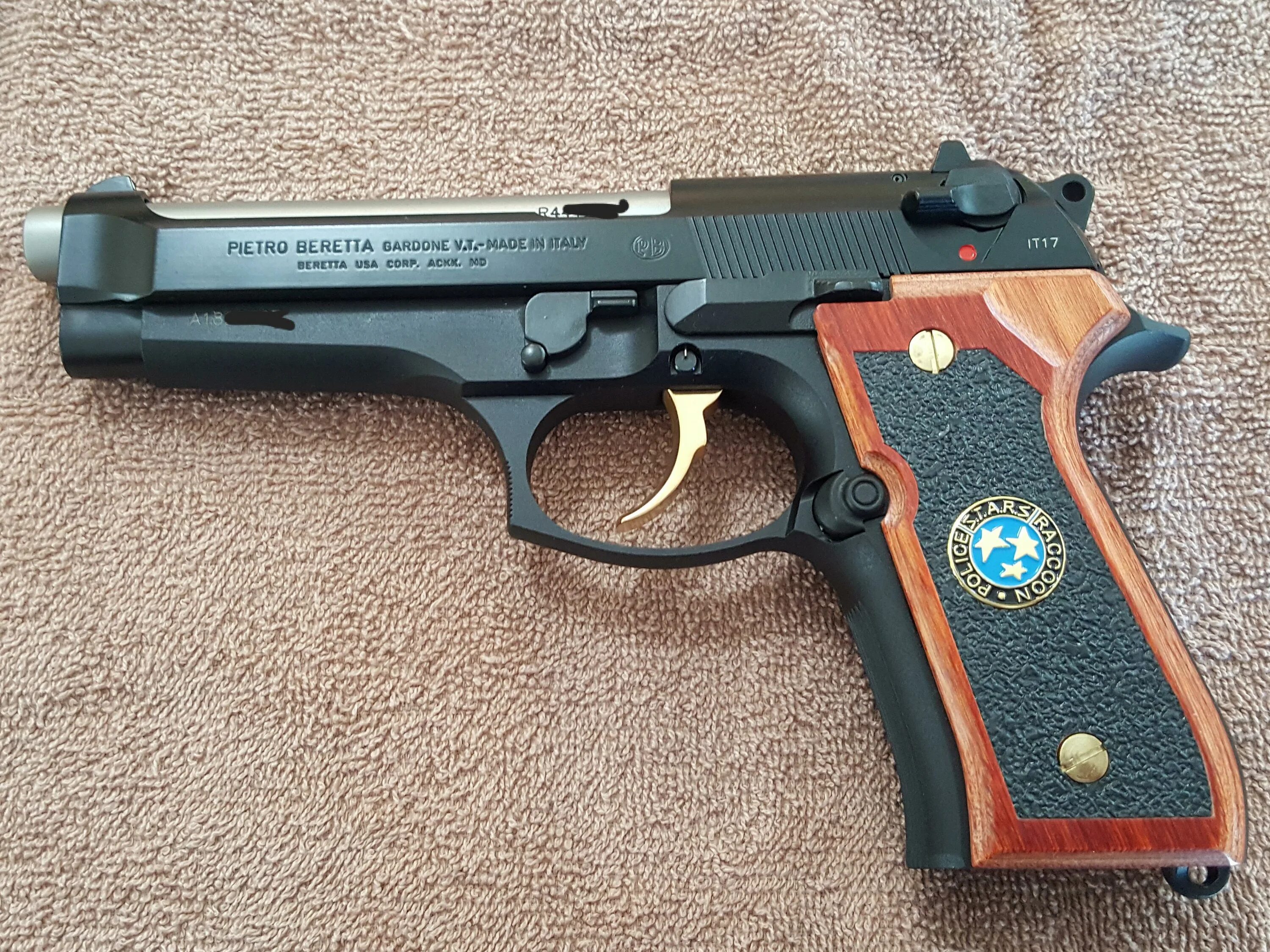 Beretta 92 fs. Beretta 92 fs gold. beretta 92fs custom. beretta 92 custom. беретта resident evil.