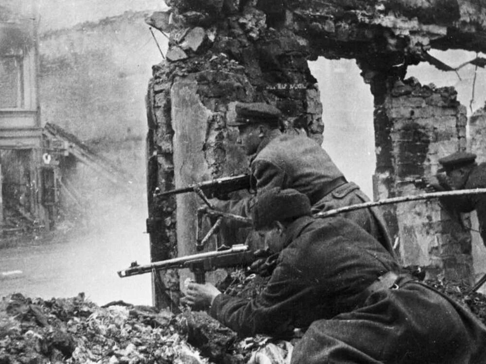 События войны 1944 года. Штурм Кенигсберга 1945. Кенигсберг бои апрель 1945. Уличный бой 1945 года Берлин.