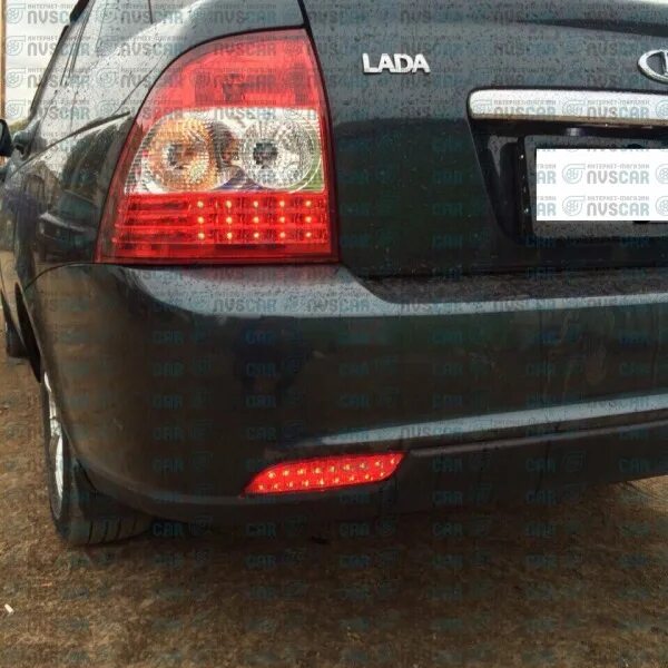 Катафоты заднего бампера для Lada Priora седан (диод, стоп + габарит, 3 полосы) 