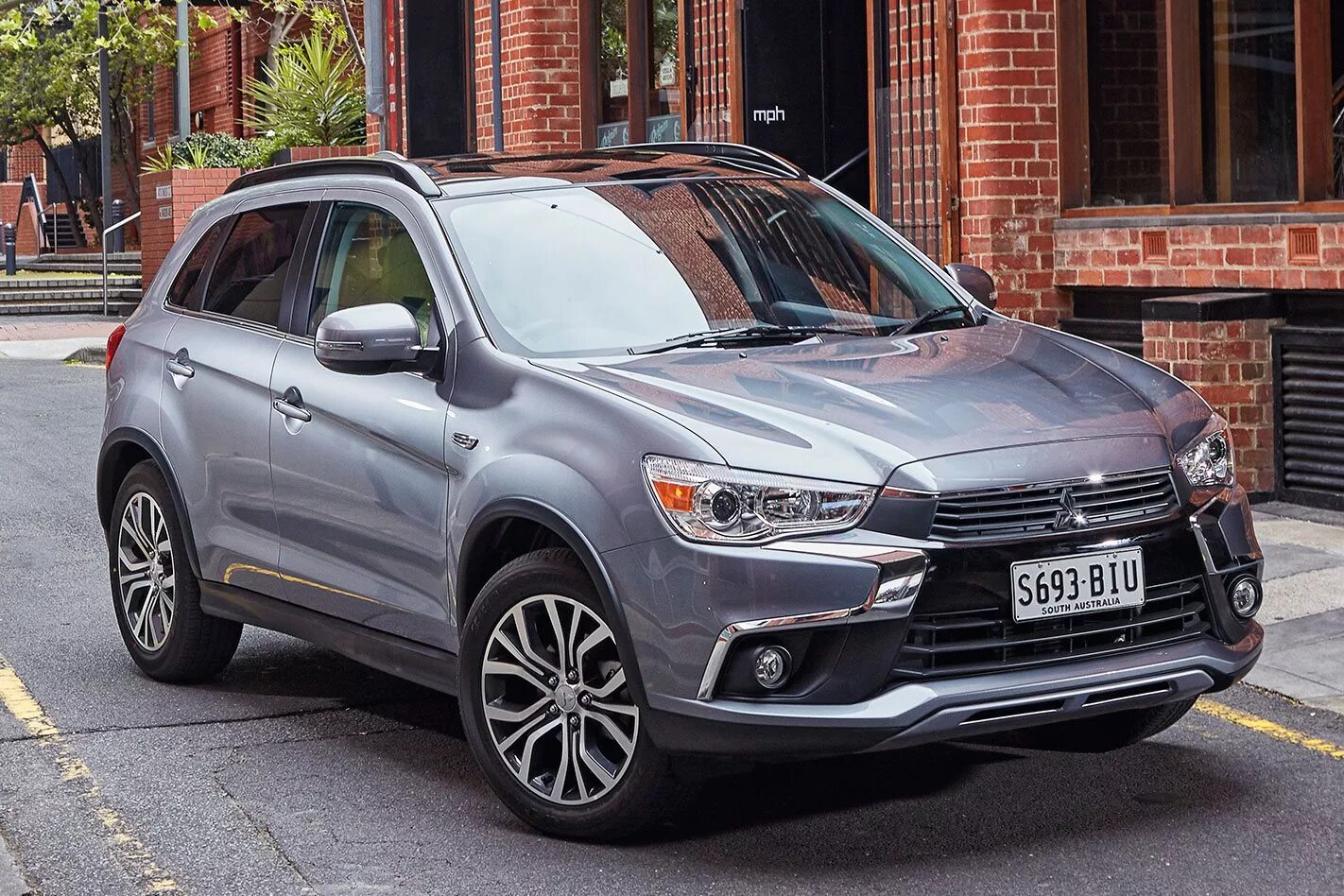 Mitsubishi asx 2. Митсубиси АСХ 2017. Mitsubishi ASX 2017. Мицубиси АСХ 2017 новый. Митсубиси ASX 2015.