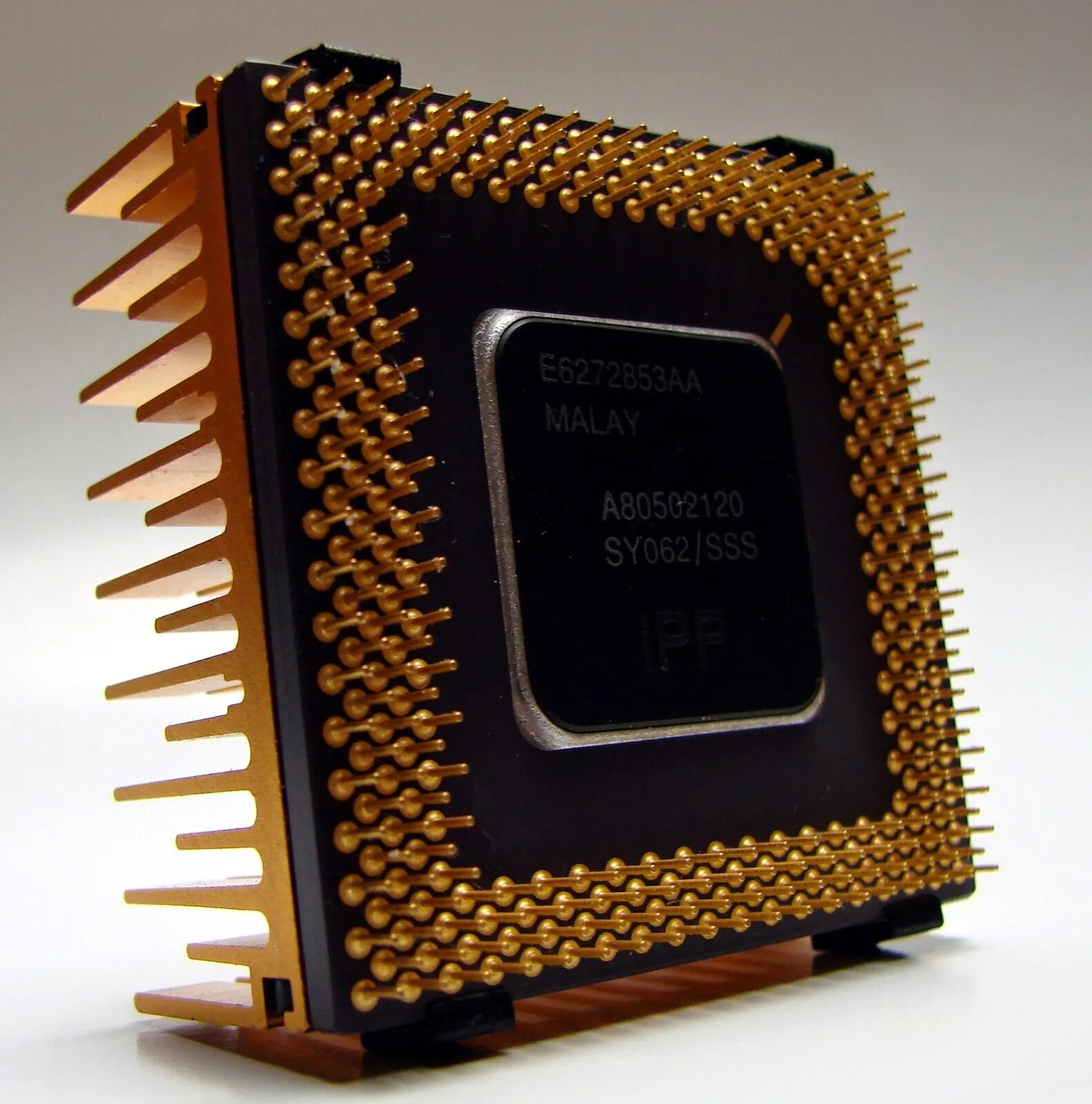 Зион процессор. Микропроцессоры Intel Pentium. Intel 80486gx. Первые микропроцессоры Интел пентиум. Bga1090 процессоры.