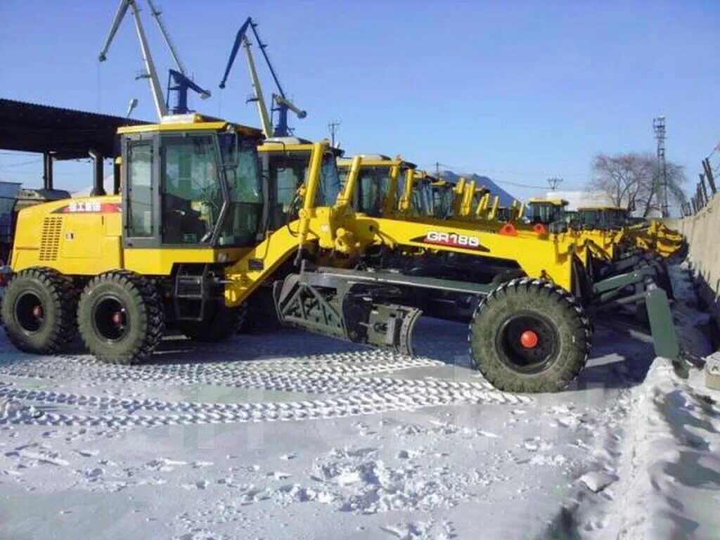 Колесо на грейдер xcmg 180. Xcmg gr5505. Грейдер xcmg gr3005tpro :. Автогрейдер xcmg gr180. Xcmg gr180.
