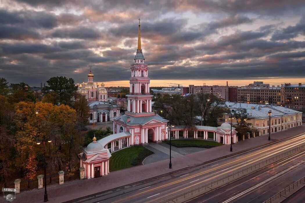 Храм на Лиговском проспекте в Санкт-Петербурге. Обводный канал церкви