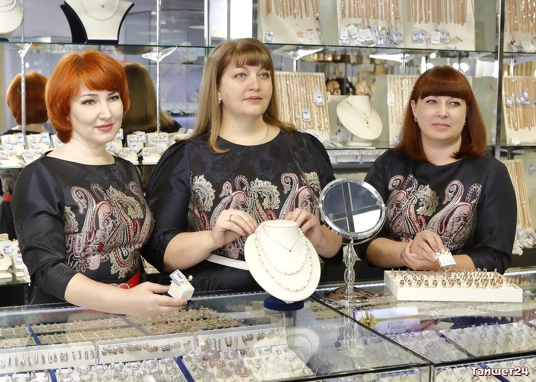 Магазин сапфир чита лермонтова 15. Чистопольская 7 магазин обуви. Сапфир иркутск. Сапфир иркутск. Сапфир белово.