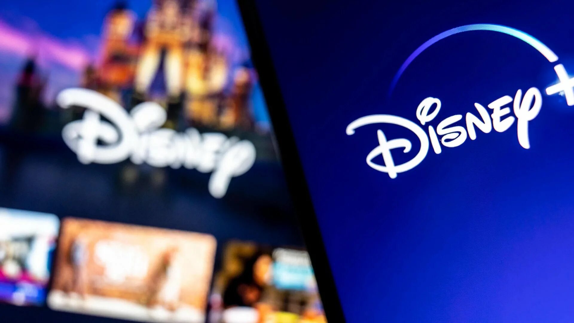 New disney plus logo. Disney+ 2022. Дисней плюс. Disney+ логотип. Дисней плюс лого.