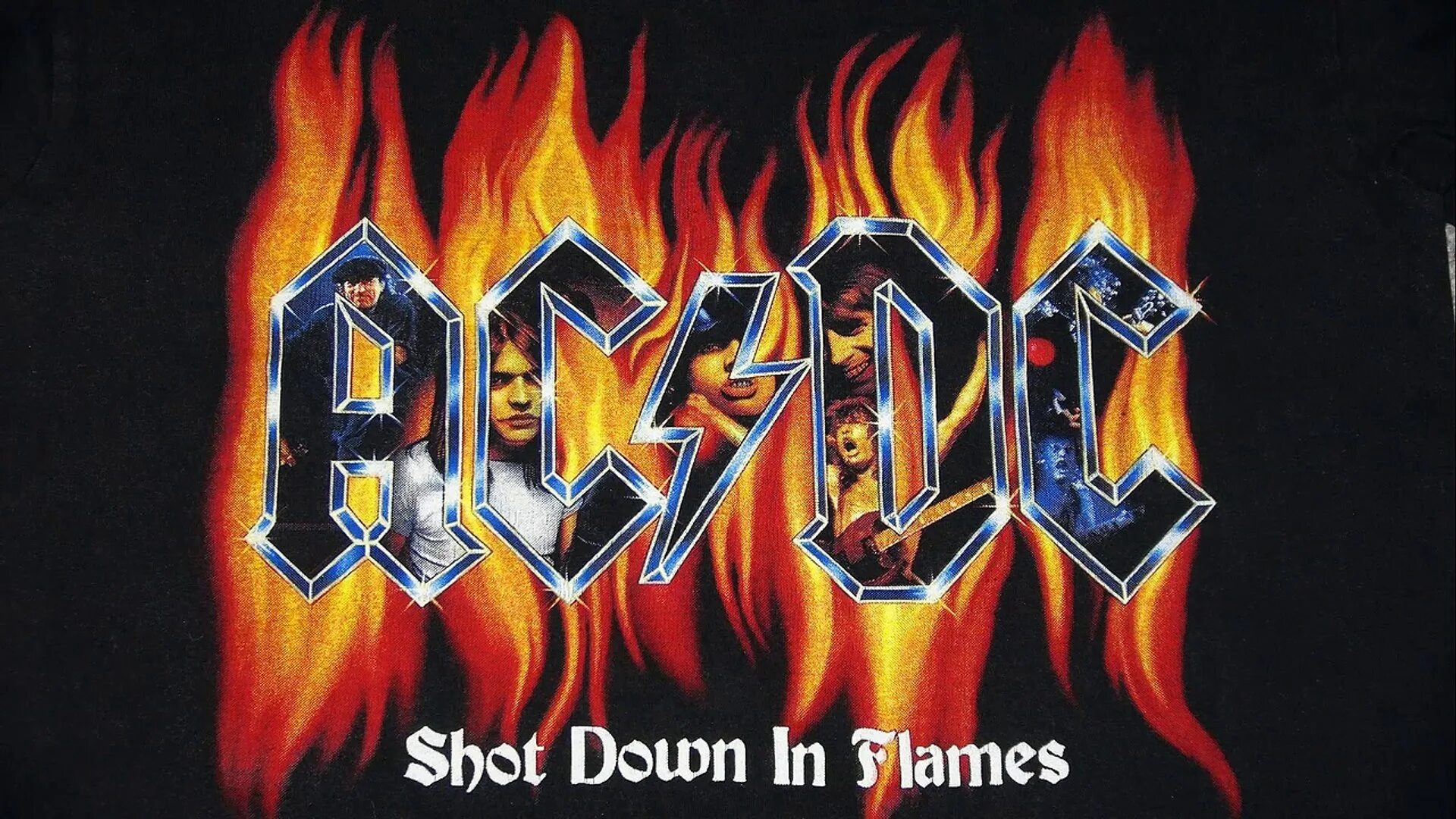 Ac dc 1982. Обложки альбомов группы ас дс. Ac/dc "live". Ac dc огонь. Ac dc концерт.