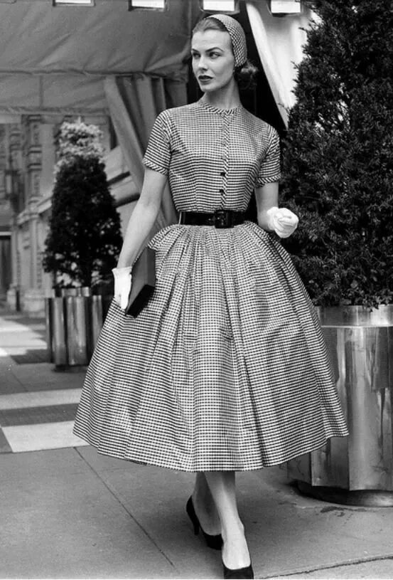 Что появилось в 50 годы. Фото советских времен. Фотографии харрисона формана 1959 год. Американки 50-х. Москва 1950х анри бессон.