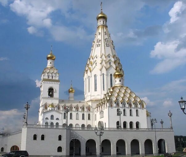Всехсвятская церковь москва. Православная гимназия тольятти. Храм губино иконостас. Всехсвятская церковь (минск). Храм всех святых (липецк).
