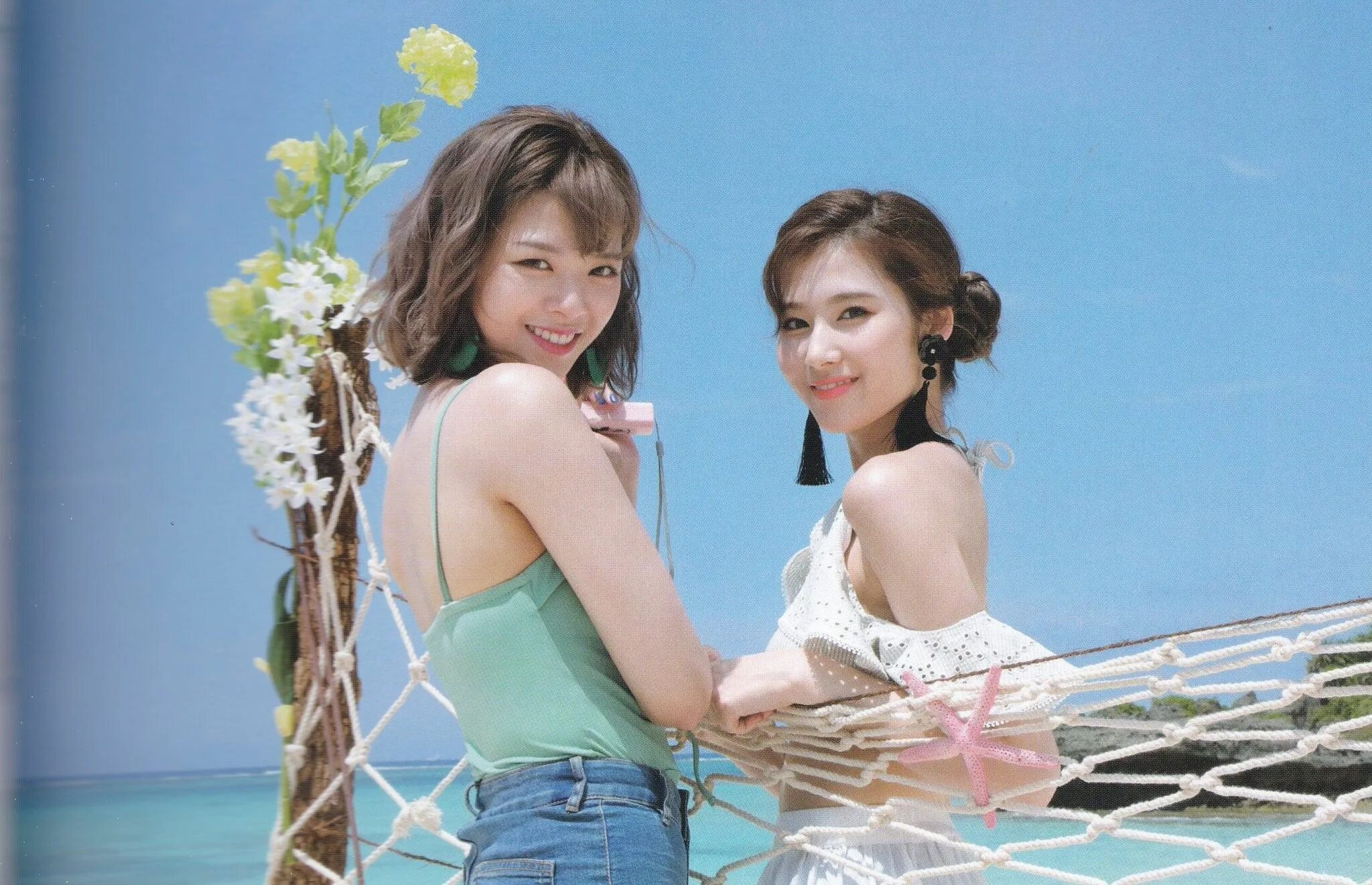 More than twice. Твайс втроем. twice sana and jeongyeon. twice jeongyeon 2025. twice чонён 2025.