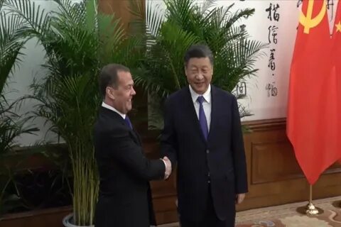 Си цзиньпин приехал