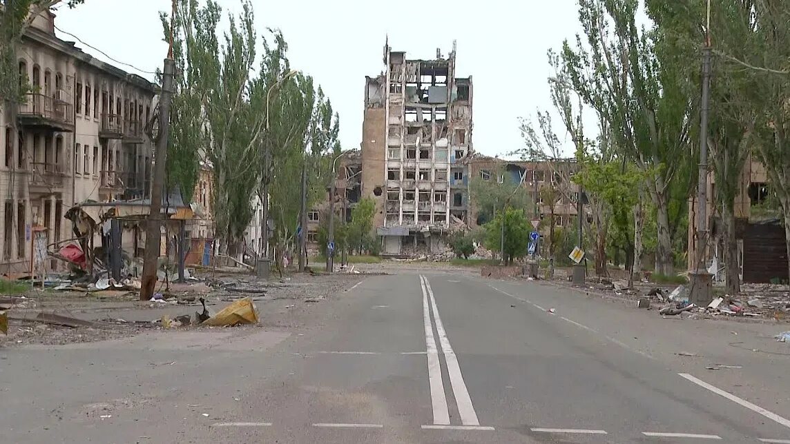 Мариуполь документальный. Город мариуполь. мариуполь 2003. разрушенный город мариуполь. мариуполь город сломал.