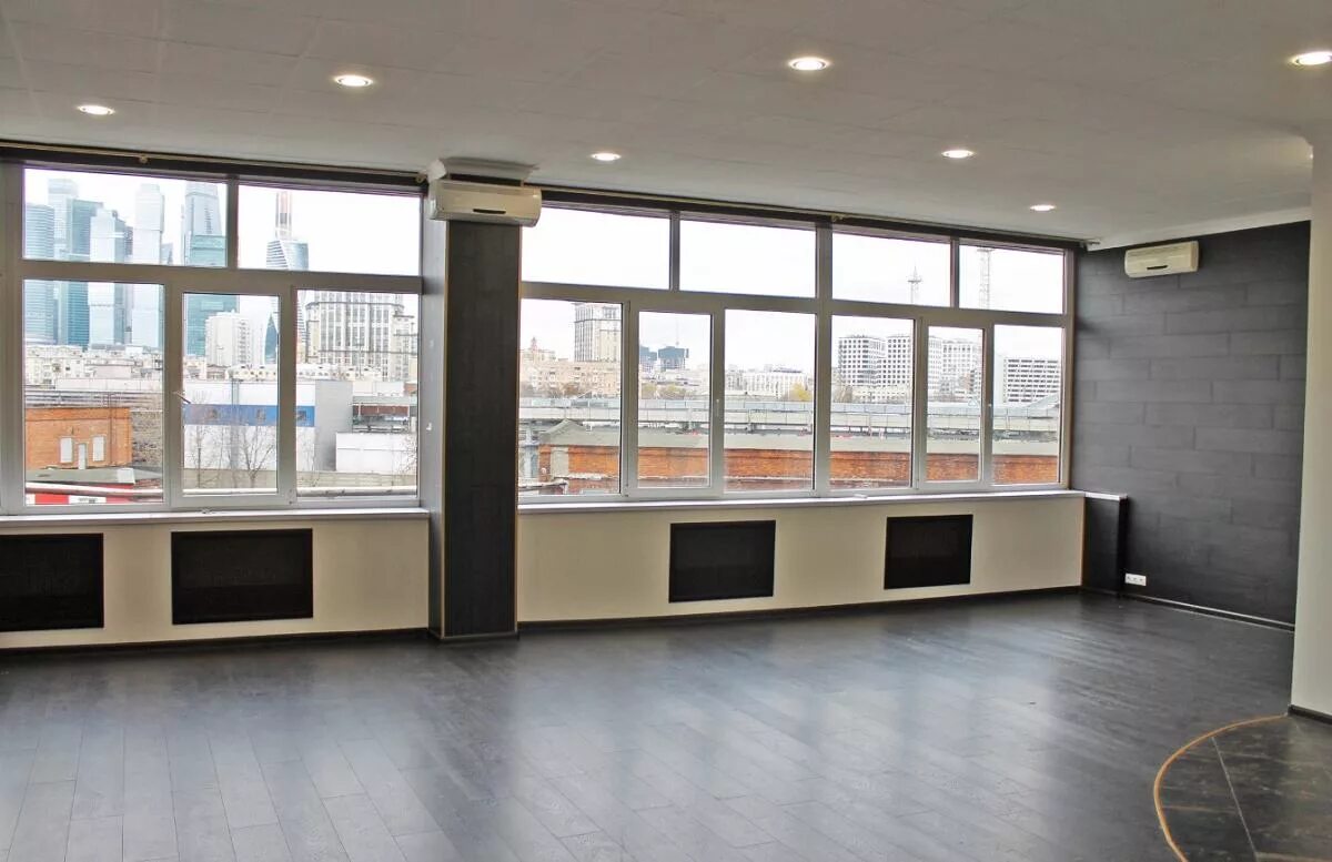 Соглашение о сдаче нежилого помещения в аренду. Собственники арендаторы нежилых помещений. Договор аренды с ип нежилого помещения образец. Коммерческое помещение высотой потолков 6 метров. Озон рязанский проспект 32к3.