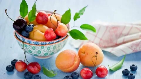 Ягоды фрукты натюрморт