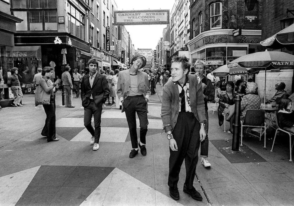 Gone street. Carnaby street 1966. carnaby street in the 1960s. карнаби стрит. свинцовые семидесятые.