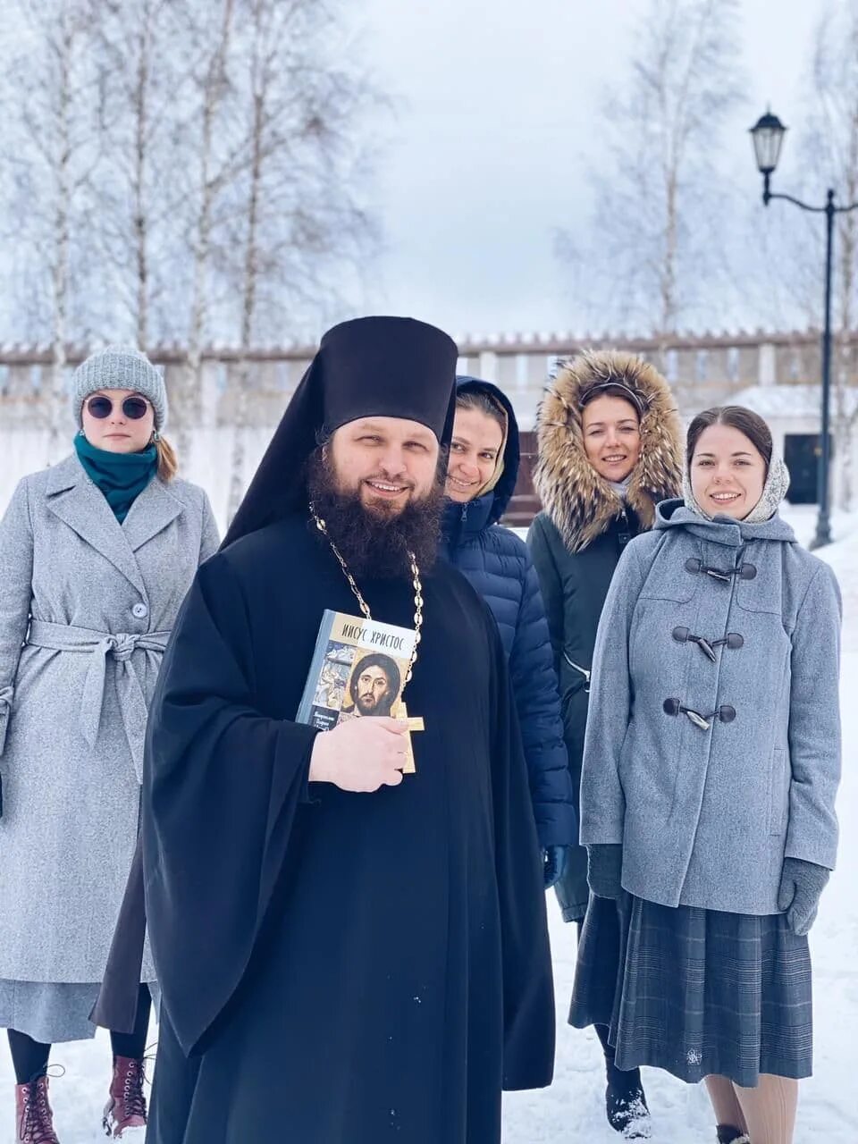 Паломнические поездки в пмр. Калачинская епархия. Пилигрим фото. Пилигрим паломническая служба. Паломница на спасе.