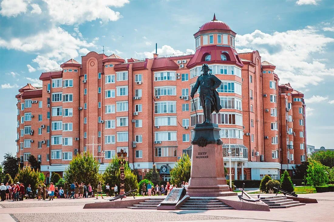 Окрестности астрахани. Памятник Петру 1 в Астрахани. Памятник Петра 1 в Астрахане.