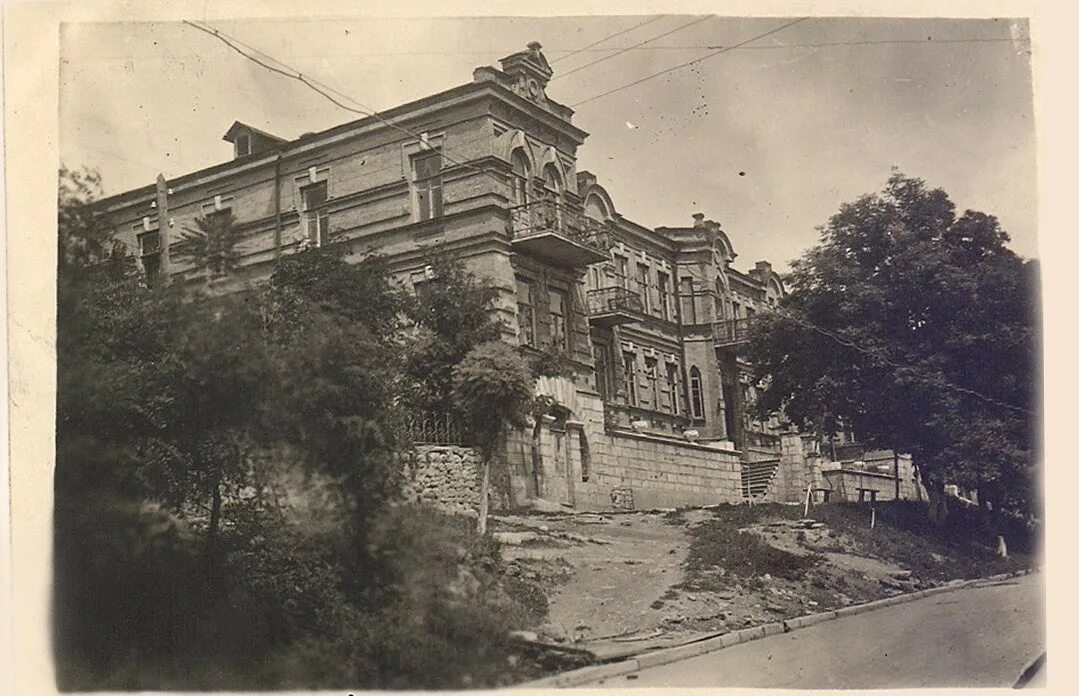 Сайт школ железноводска. Школа 1 Железноводск. Самая Старая школа в Ставрополе. Школы Ставропольского края. Первая школа город Железноводск.