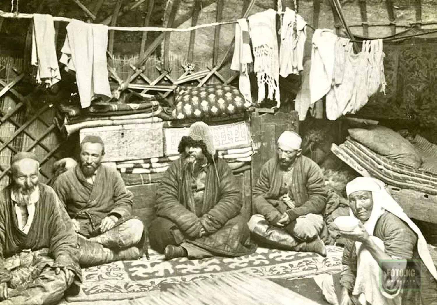 Туркестанский альбом. Оренбург 19 век киргизы. Киргиз-кайсаки 19 век. Больницы средней азии. Бары в средней азии.