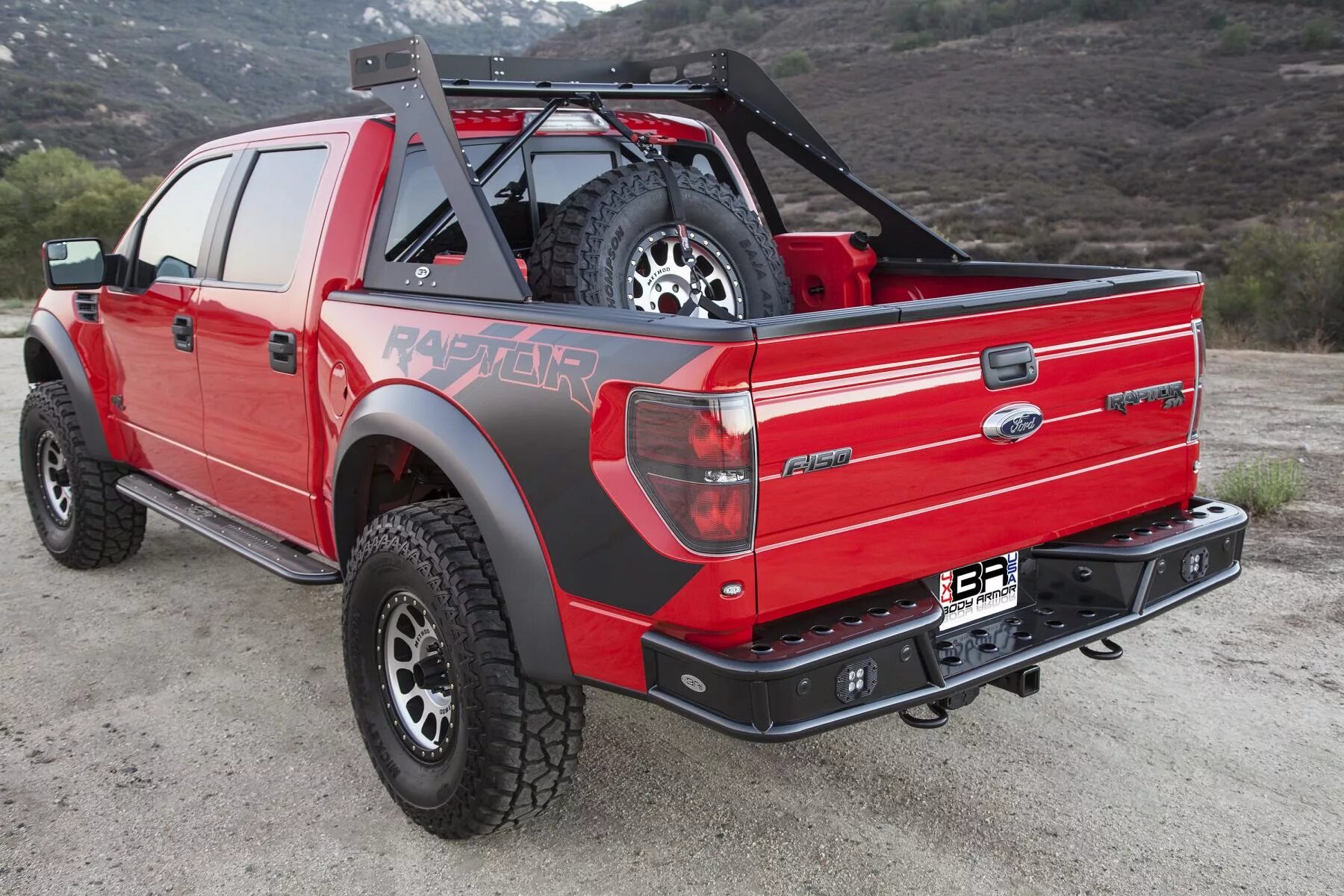 Джип с кузовом. Ford f450 Raptor. F150 Ford экспедиционный. Ford f150 Raptor дуга в кузов.