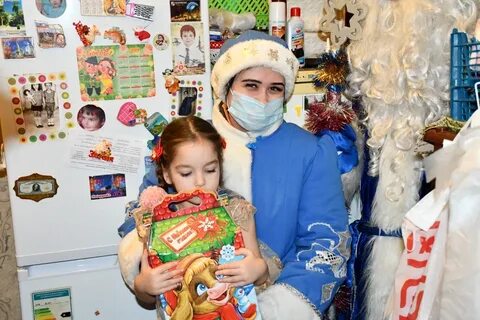 До какого возраста выдают новогодние подарки