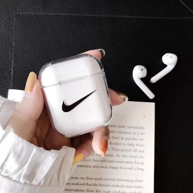 Чехол на аирподс 2 найк. Аирподсы чехол найк. Чехол для AIRPODS Pro 2 Nike. Чехол для Apple AIRPODS 2 тик ток.