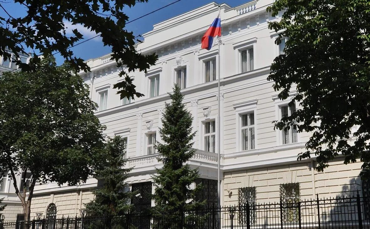 Второе посольство. Австрия посольство рф , атташе. посольство россии в австрии. консульство австрии в москве. посольство рф в вене.