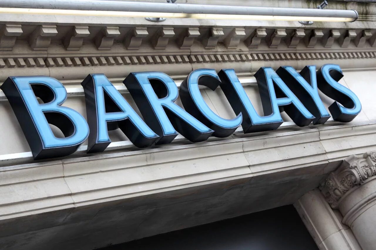 Банк Барклайс Англия. Печать Барклайс банка. Barclays символ. Barclays Bank штаб квартира.