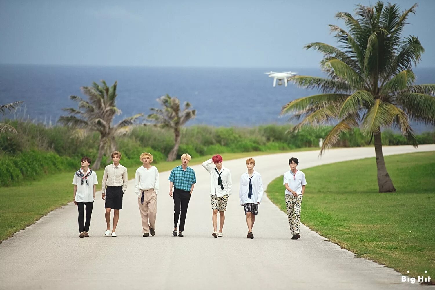 Бтс идут. БТС на Сайпане. BTS 2018 Summer package in Saipan Чимин. BTS Summer package 2018. BTS Summer package 2018 фотосессия.