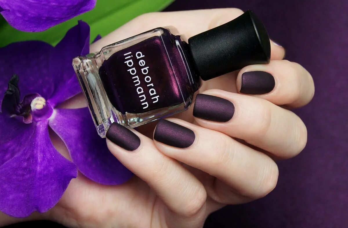 Лаки для ногтей цвета. Красивый лак для ногтей. Цвет лака для ногтей. Темные ногти лаками фиолетовый. Красивый цвет лака для ногтей.