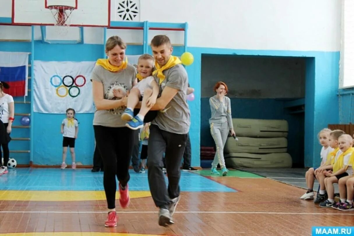 Папа мама я спортивная семья в детском саду. Соревнования мама папа я спортивная семья. Спортивный праздник с родителями в детском саду. На улице зимой. Спортивные праздники семьи.