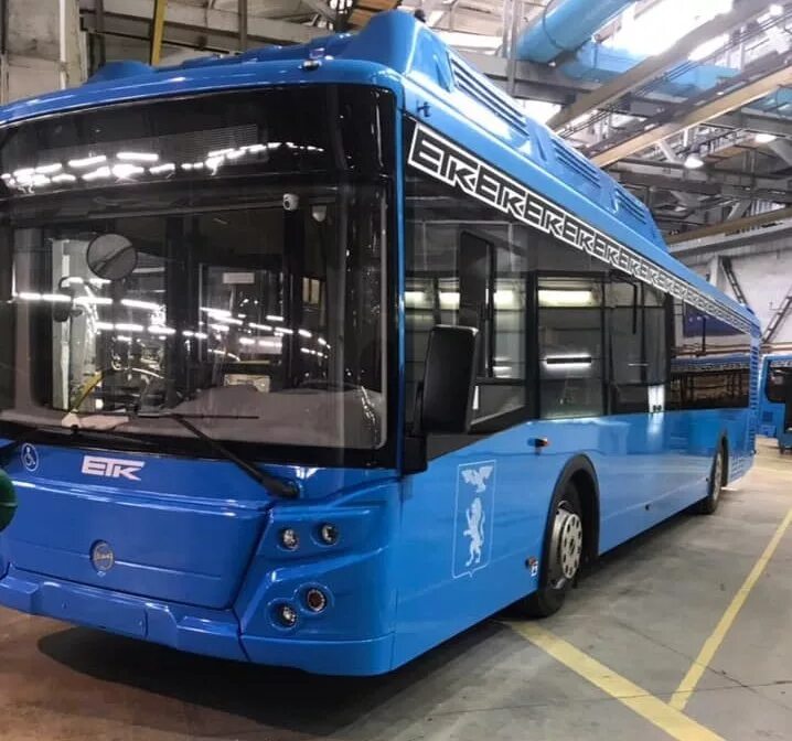 Автобусы среднего класса. Новые автобусы. Синий автобус москва. Новые синие автобусы. Автобус мосгортранс.