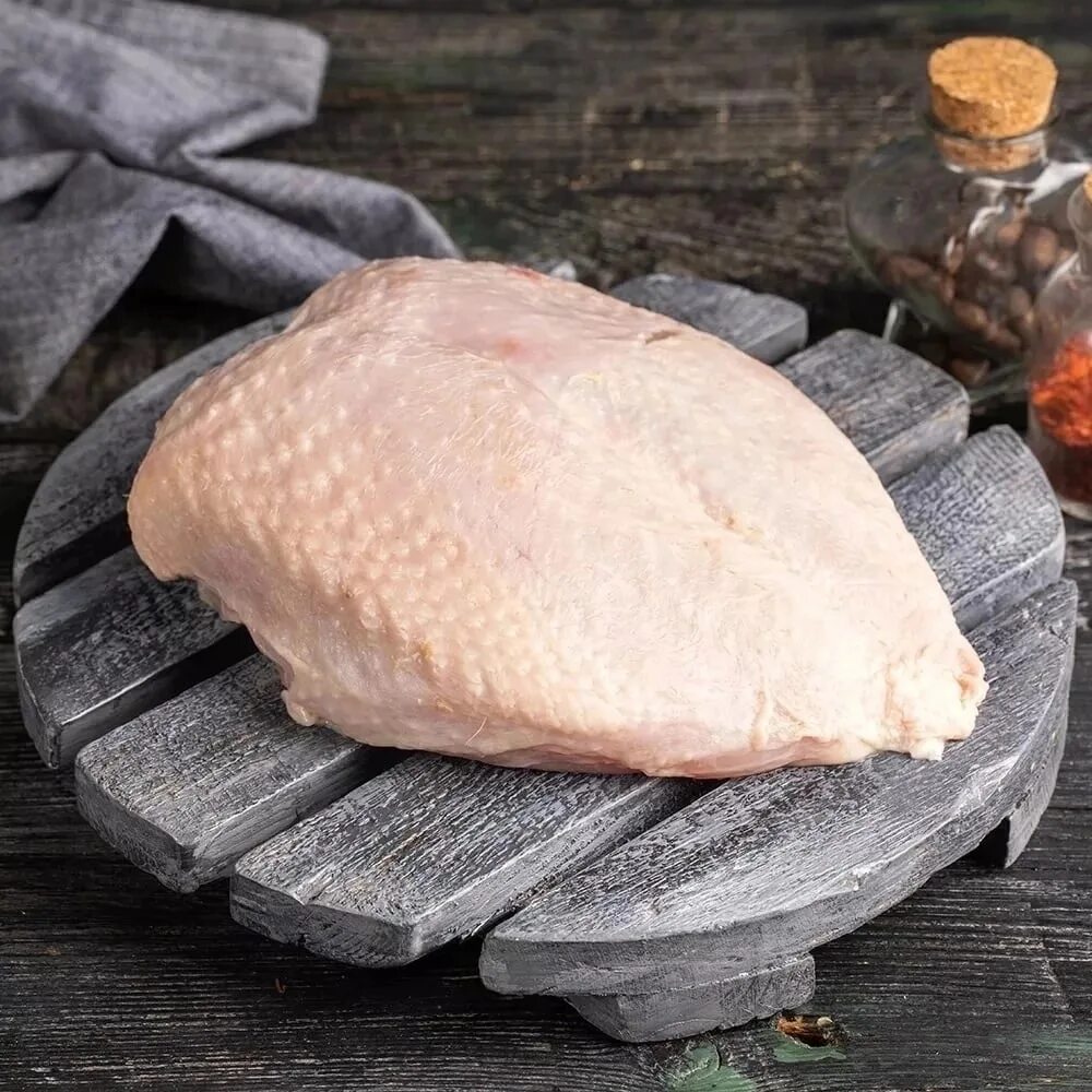 Куриная грудка с косточкой. Утиная грудка охлажденная. Куриная грудка с косточкой. Куриная грудка в упаковке. Куриная грудка охлажденка филе.