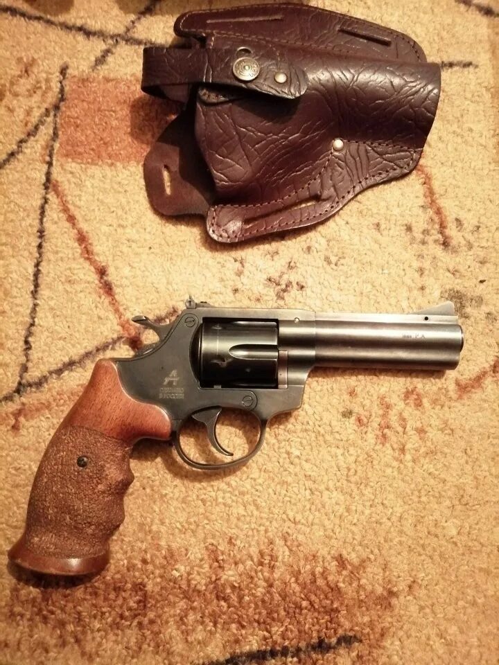 Гроза р 04с. Гроза 04. Револьвер гроза-04с 9мм р. Револьвер гроза р-04с. Травматический пистолет гроза р-04 с.