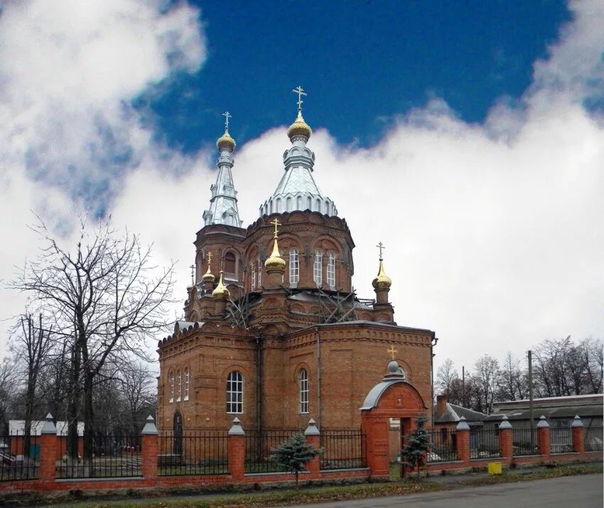 Свято Никольский храм Льгов. Николаевская Церковь Льгов. Успенский храм город Льгов.