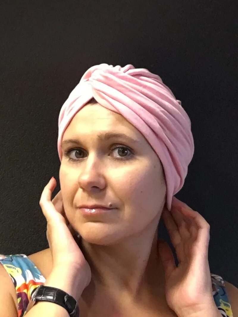 Косынка после химиотерапии. Головной убор для онкобольных женщин. шапочки для онкологических больных. шапочки после химиотерапии. шапочки для онкобольных женщин.