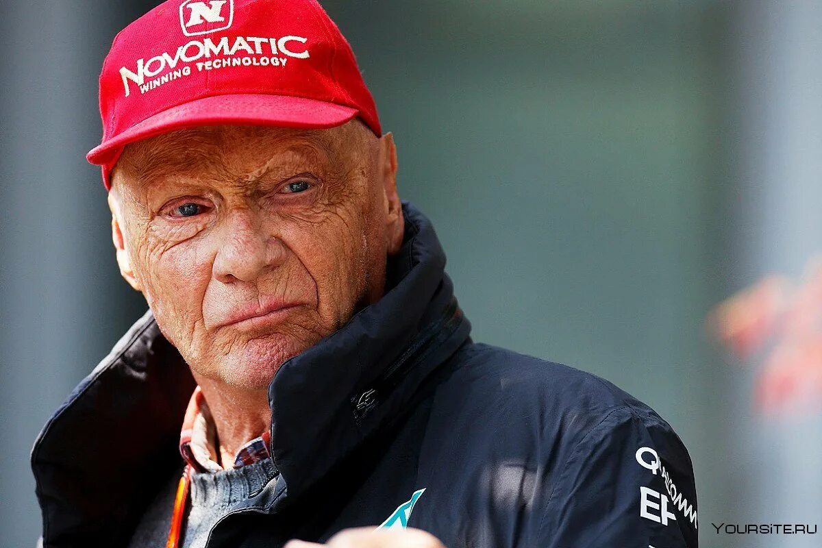Конференция ники лауда в 1976. Ники лауда гонщик. Ники лауда авария niki lauda. Лауда после аварии. Ники лауда авария niki lauda.