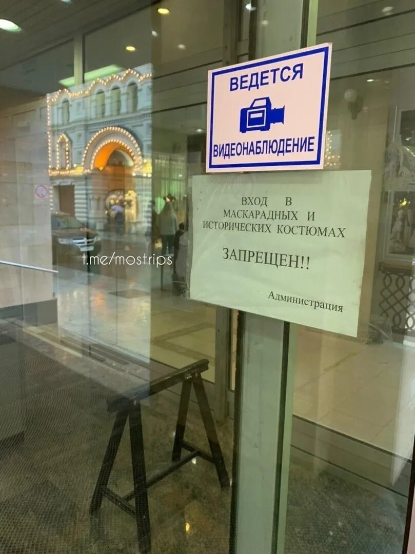 Тут клэр разразилась бурными рыданиями и попреками