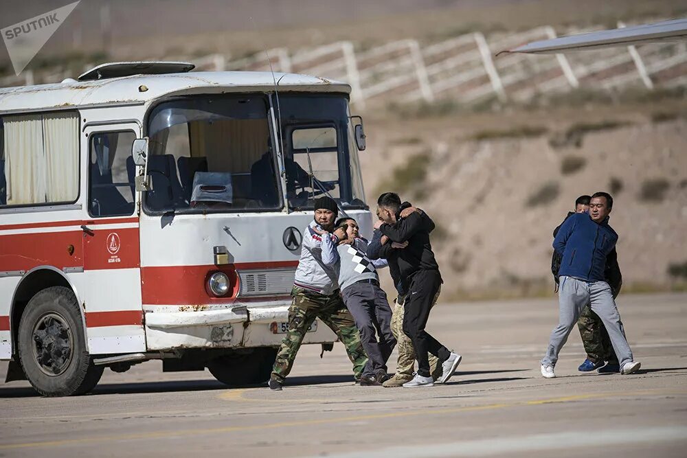 Захват автобуса в Орджоникидзе. Захват автобуса с детьми в Орджоникидзе. Захват автобуса с детьми в 1988 году. Захват автобуса ссср