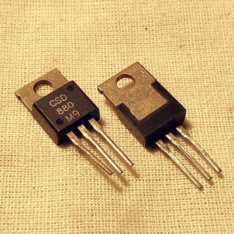 Транзистор d880 аналог. D880-y транзистор характеристики. Транзистор d880 даташит. Y 880. Транзистор тип 41.