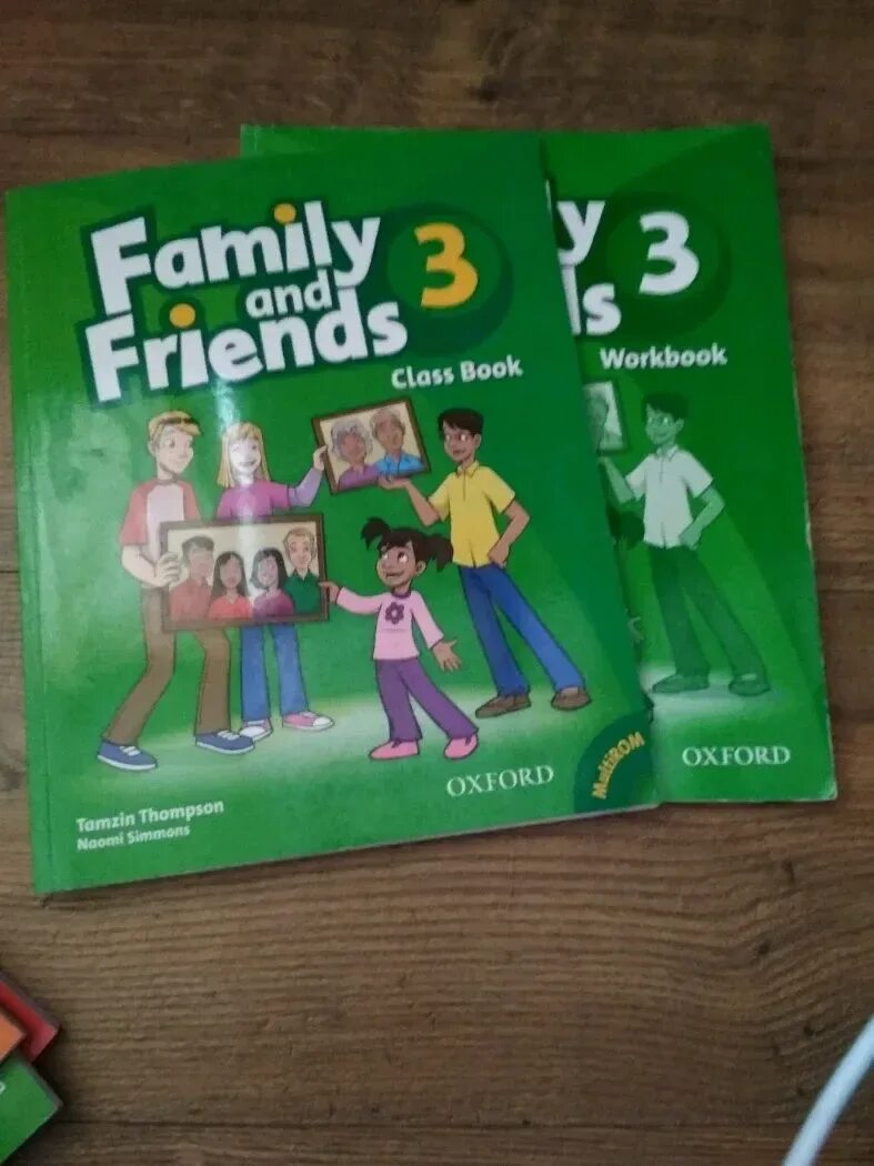 Фэмили энд френдс 3 тетрадь. Family and friends 3 Workbook. Family and friends 3 class book ответы.