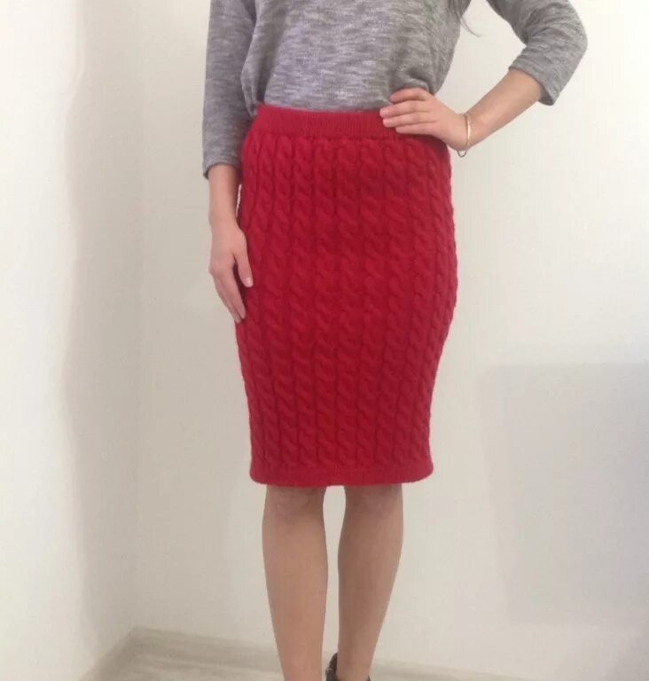 Вязание юбка карандаш. Вязаная юбка карандаш. Юбка карандаш спицами резинкой 1на1. Вязаная юбка. Вязание юбка карандаш.