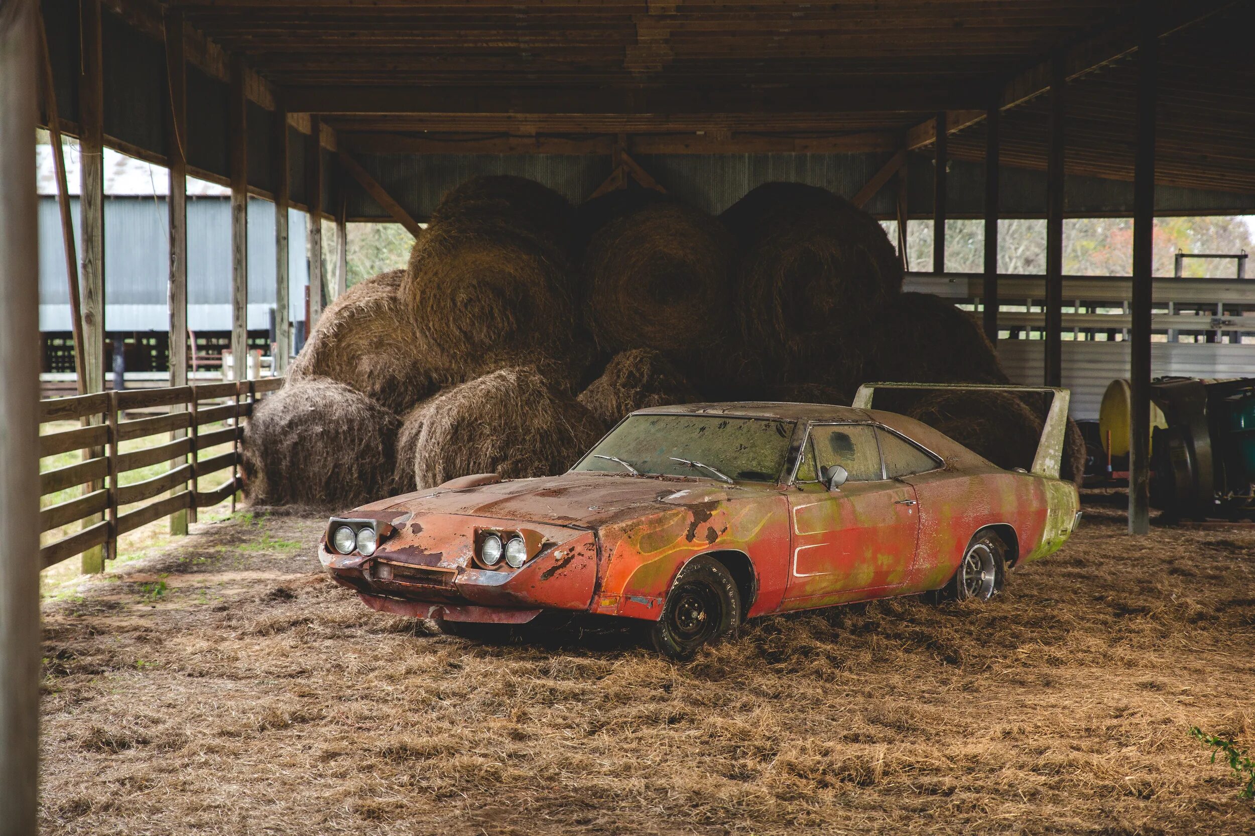 Додж Чарджер Дайтона. Додж Чарджер Дайтона 1969 заброшенный. Dodge Charger Daytona 1969. Dodge Charger Daytona 1969 abandoned.