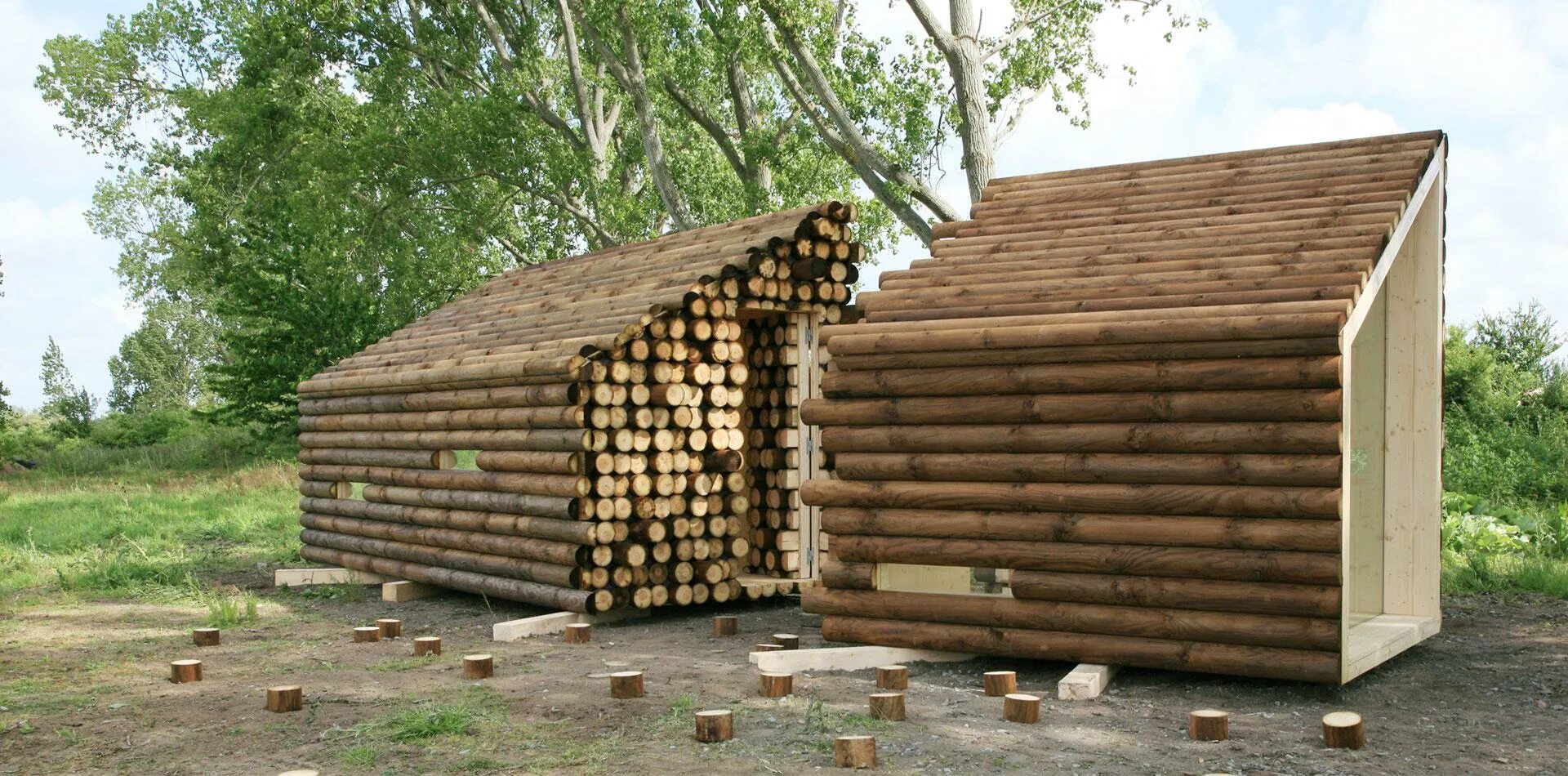 Хозблок из бревна