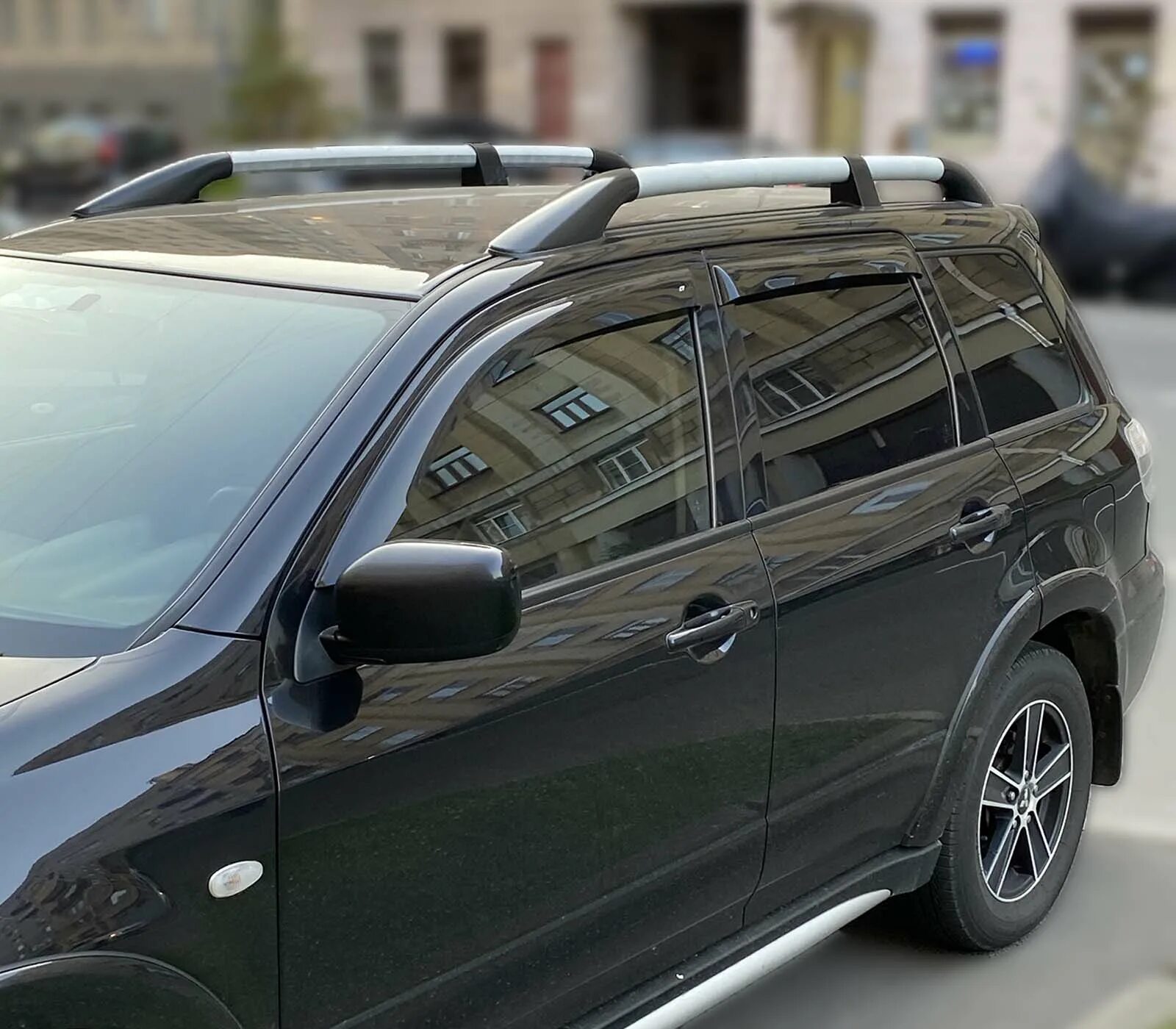 Outlander xl дефлекторы cobra tuning. Дефлекторы аутлендер. Дефлекторы на mitsubishi outlander с хромированным. Дефлекторы аутлендер. Дефлекторы аутлендер.