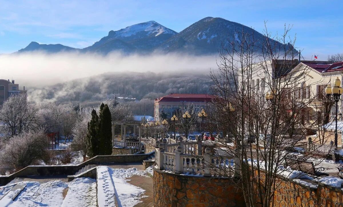 в. замок коварства и любви город кисловодск. тбилиси. пятигорск минеральные воды зимой. город кав.