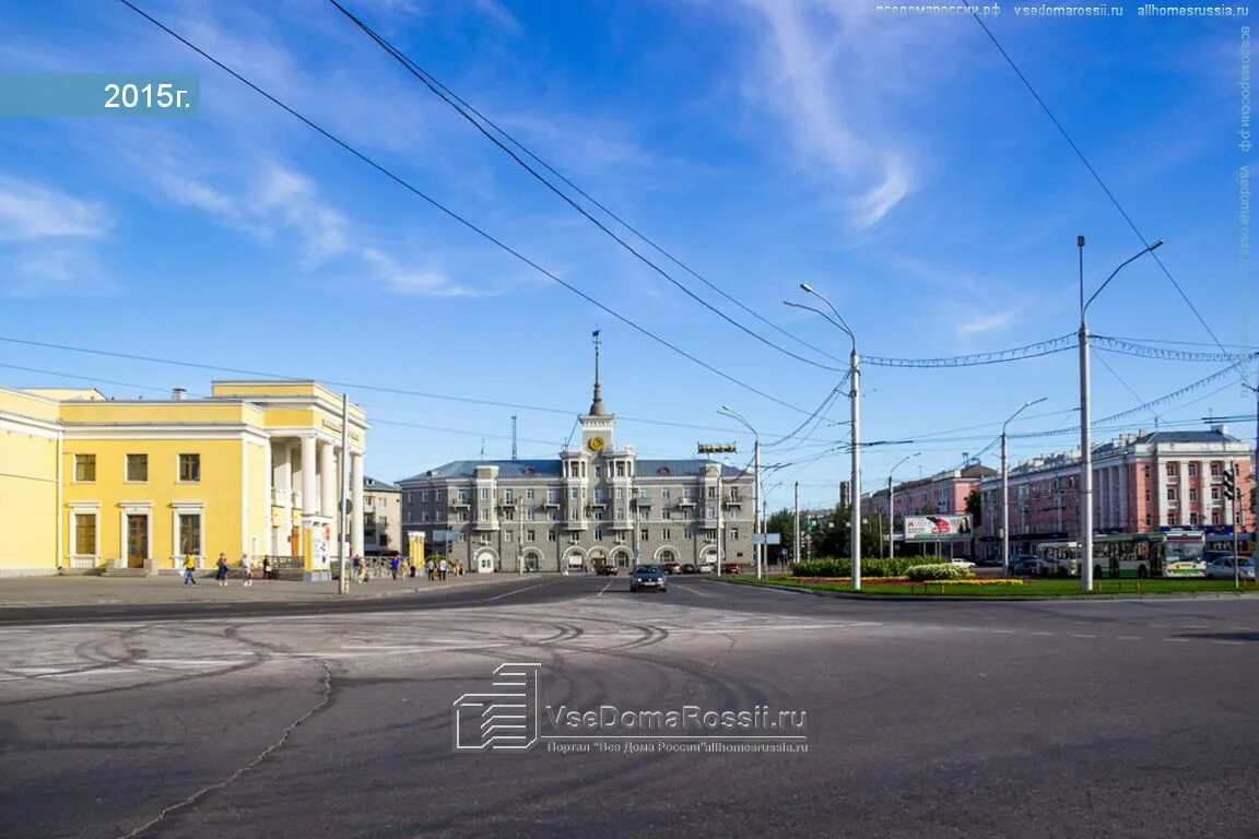 Площадь октября барнаул. Барнаул Октябрьская площадь. Барнаул Барнаул площадь октября с музея. Площадь октября Барнаул панорама.