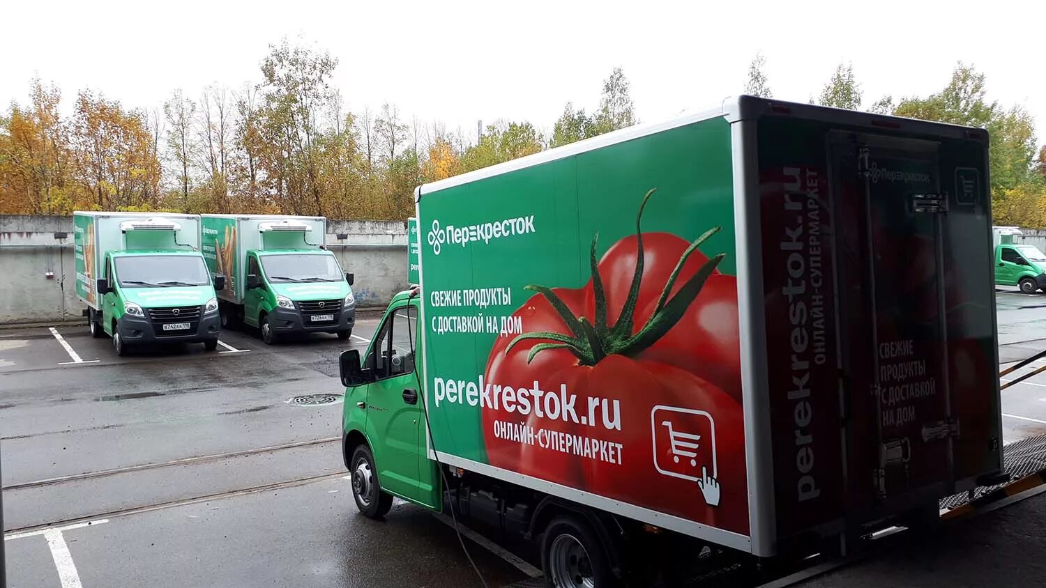 продукты в супермаркете. супермаркет магазины доставки. сборщик заказов супермаркет. продукты питания доставка. доставка продуктов.