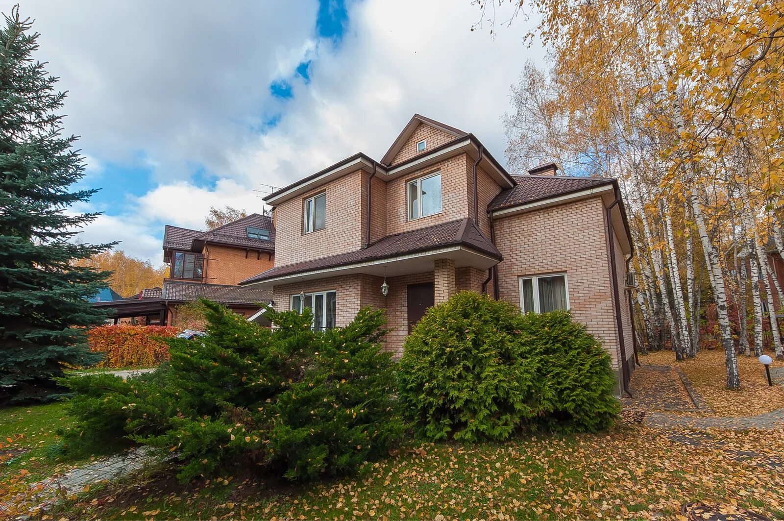 дома недалеко от мкад. загородный дом в подмосковье по ярославскому шоссе. самые красивые деревни подмосковья для проживания. коттедж на ленинградском шоссе аренда. дома недалеко от мкад.