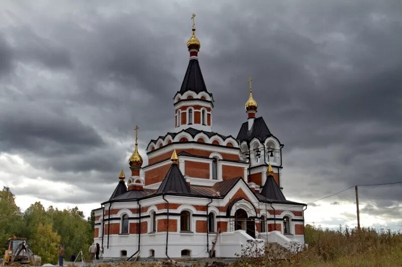 храм в честь новомучеников и исповедников. храм святых новомучеников и исповедников церкви русской г волжский. храм на немировича-данченко в новосибирске. храм в ложке искитимского района. храм в строгино.